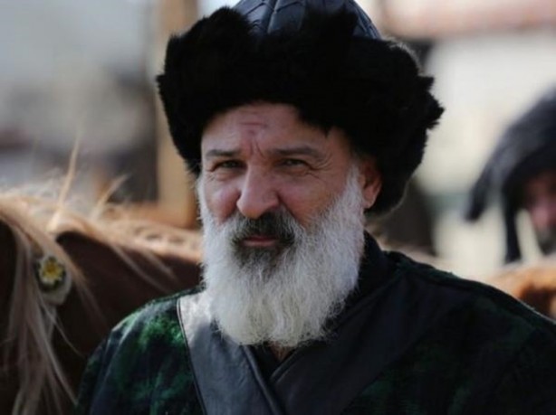 Foto - İlk işi sakalları kesmek oldu