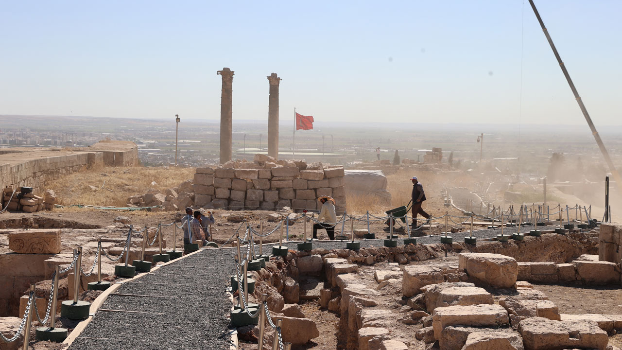 Foto - İlk kaya mezar gün yüzüne çıktı! Urfa Kalesi'nde tarihi keşif
