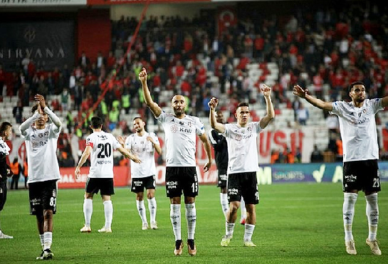 İlk kez açıkladı: Beşiktaş'ta flaş gelişme! Dünya yıldızları artık yola çıkmaya hazırlar... 