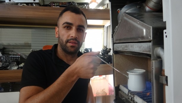 Foto - İlk kez görenler şaşkına dönüyor! Kombi ustasından çılgın test yöntemi