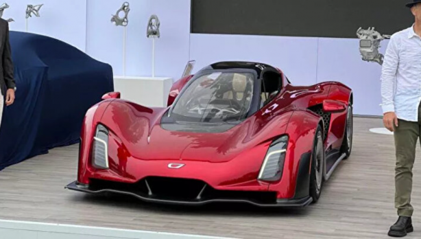 İlk kez görücüye çıktı! Bu araba saatte 400 km hız yapıyor