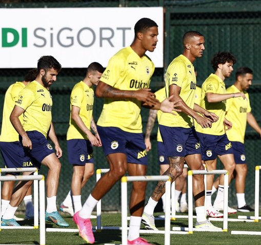 Foto - İlk kez konuştu: Heyecanlandıran gelişme! Dünyaca ünlü yıldızdan kötü haber...