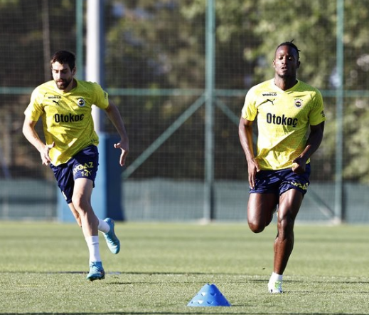Foto - İlk kez konuştu: Heyecanlandıran gelişme! Dünyaca ünlü yıldızdan kötü haber...