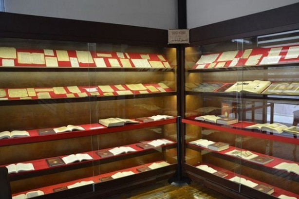  İlk matbaada basılan esere yalnızca o dokunabiliyor!