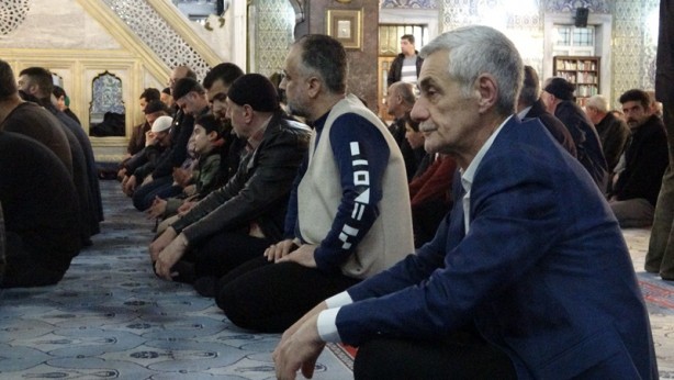 Foto - İlk teravih namazı! Camiler doldu