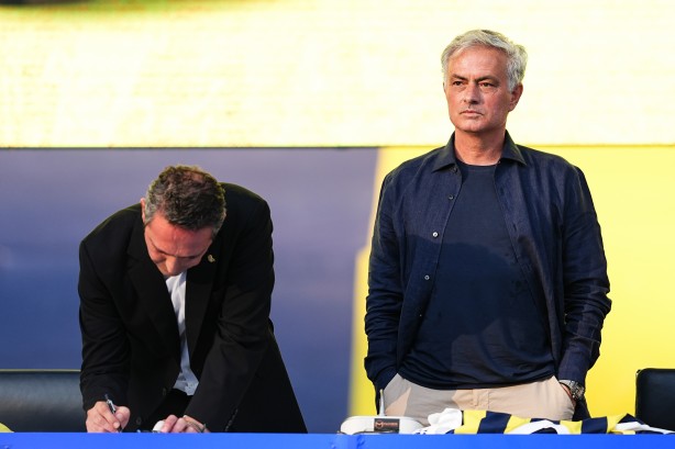 Foto - İlk toplantısında isyan etti! Mourinho'nun sözleşmesinde özel madde ortaya çıktı, işte bu hiç iyi olmadı, maalesef kötü haber!
