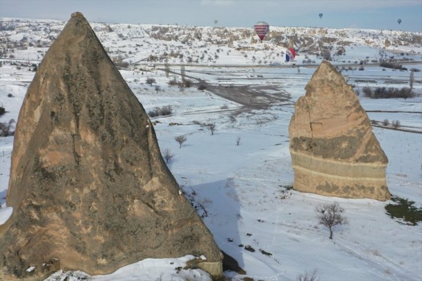 Foto - İlkbaharda yağan kar Kapadokya'ya güzellik kattı