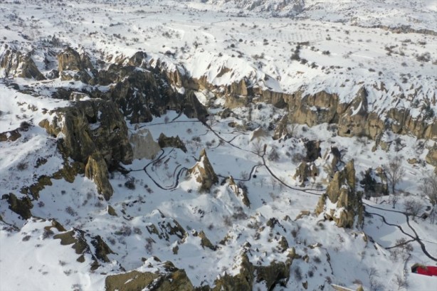 Foto - İlkbaharda yağan kar Kapadokya'ya güzellik kattı