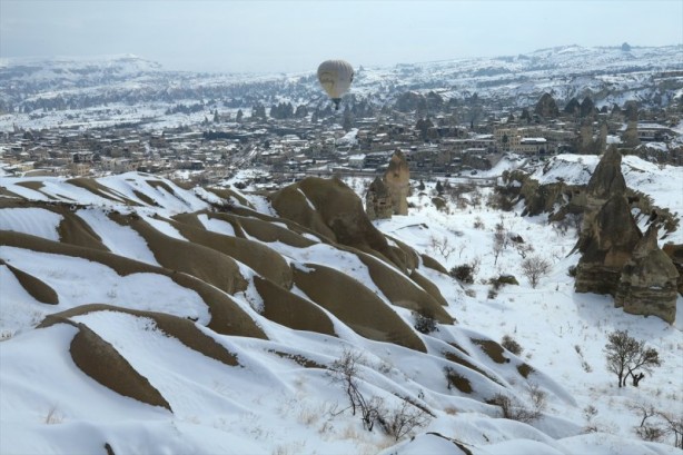Foto - İlkbaharda yağan kar Kapadokya'ya güzellik kattı