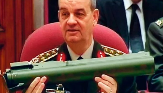 Foto - İlker Başbuğ PKK sevicinin kanalını mesken edindi 