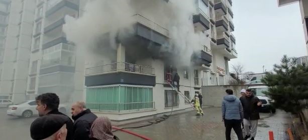 Foto - İllet felaketi getiriyor! Alkollü şahıs evini ateşe verdi...
