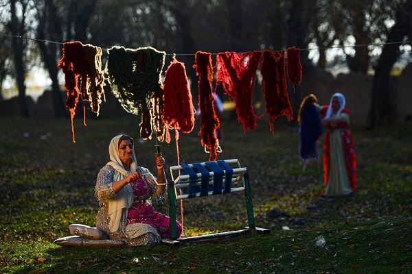 Foto - İlmek ilmek böyle işleniyor! Asırlar öncesini günümüze taşıyorlar