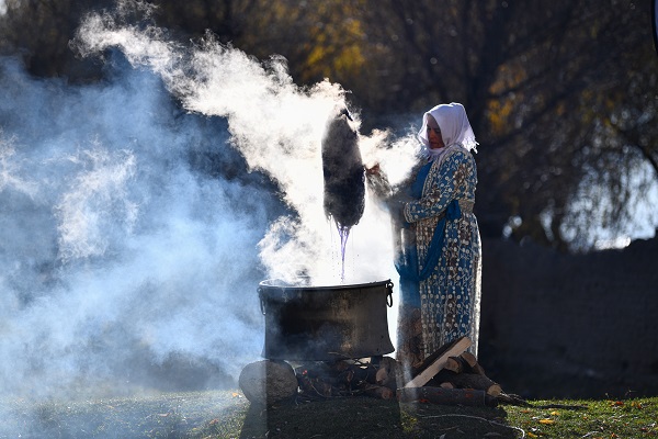 Foto - İlmek ilmek böyle işleniyor! Asırlar öncesini günümüze taşıyorlar