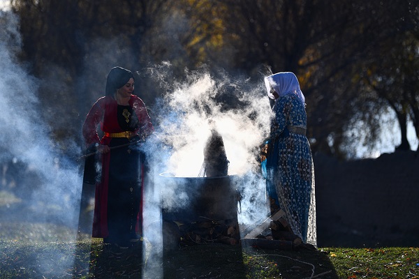 Foto - İlmek ilmek böyle işleniyor! Asırlar öncesini günümüze taşıyorlar