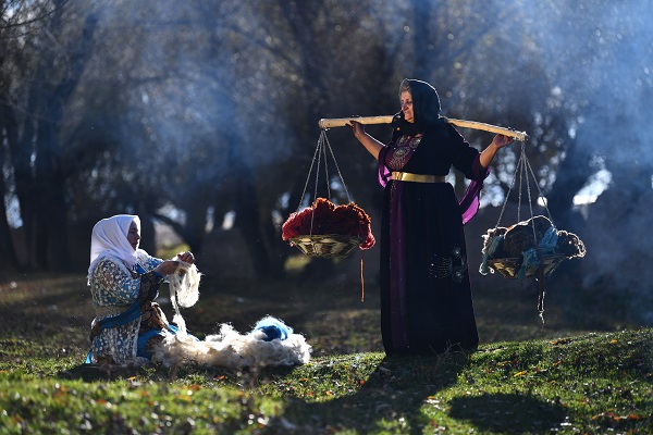 Foto - İlmek ilmek böyle işleniyor! Asırlar öncesini günümüze taşıyorlar