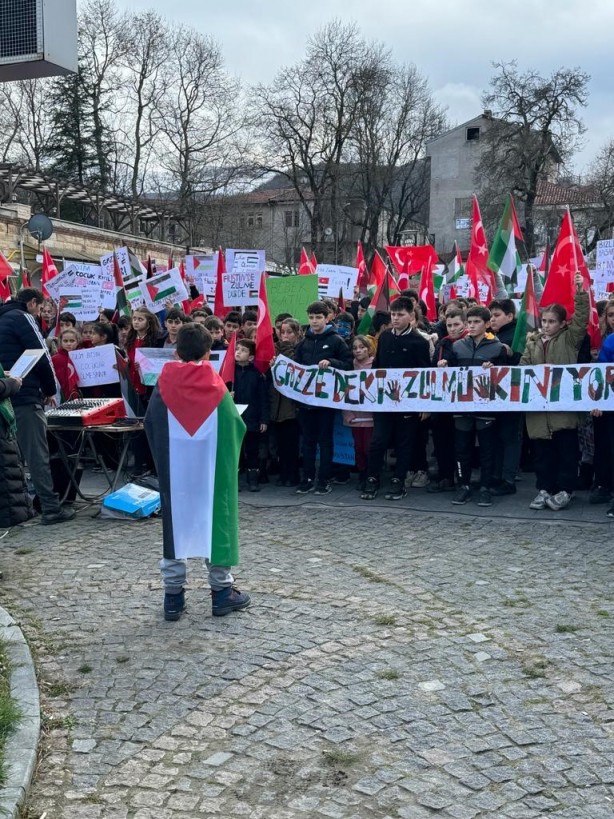 Foto - İmam Hatip öğrencilerinden Filistin'e destek yürüyüşü!