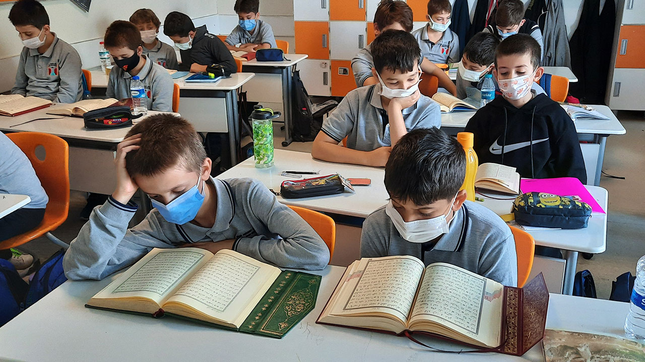 Foto - "İmam hatipler boş kalıyor" yalanı çöktü, aileler kayıt için yarışıyor! Eğitimin gözdesi imam hatipler