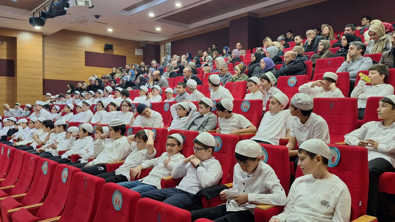 Foto - "İmam hatipler boş kalıyor" yalanı çöktü, aileler kayıt için yarışıyor! Eğitimin gözdesi imam hatipler