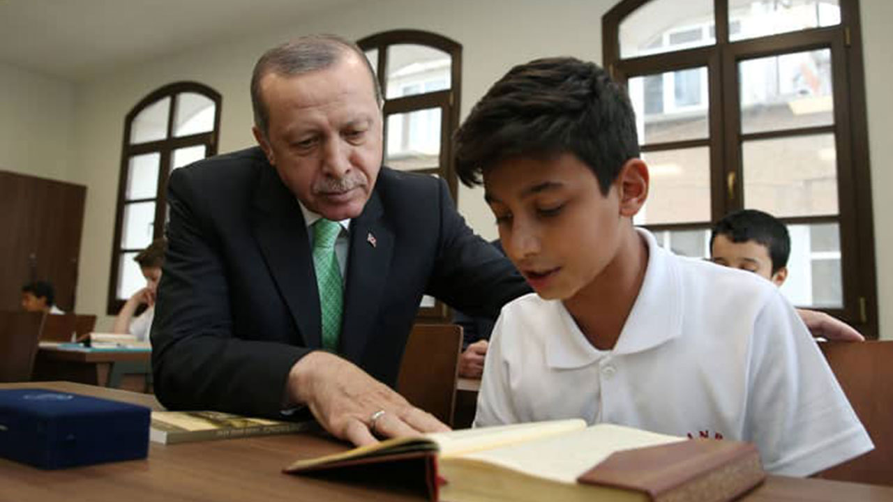 Foto - "İmam hatipler boş kalıyor" yalanı çöktü, aileler kayıt için yarışıyor! Eğitimin gözdesi imam hatipler