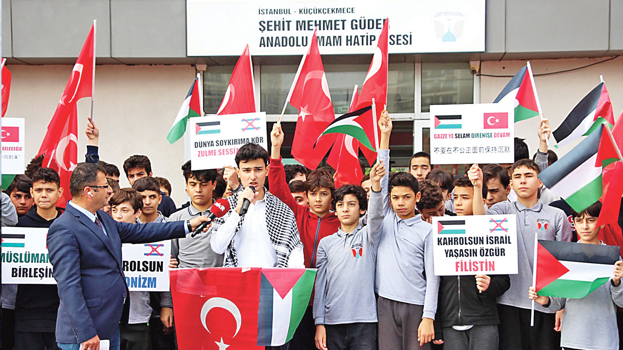 Foto - "İmam hatipler boş kalıyor" yalanı çöktü, aileler kayıt için yarışıyor! Eğitimin gözdesi imam hatipler