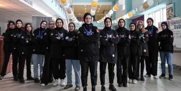 İmam hatipli kızlar Amerika'daki dünyanın en prestijli robot yarışmalarında! Bakın Türkiye'yi temsil edecekler