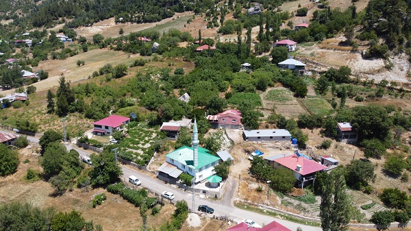 Foto - İmam öyle şeyler yapıyor ki… Kur'an kursuna koşa koşa gidiyorlar!