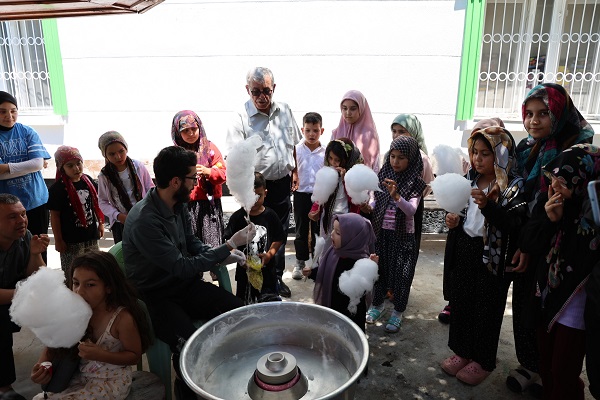 Foto - İmam öyle şeyler yapıyor ki… Kur'an kursuna koşa koşa gidiyorlar!
