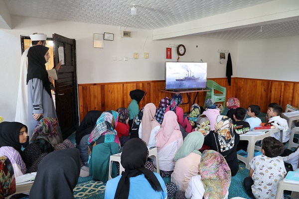 Foto - İmam öyle şeyler yapıyor ki… Kur'an kursuna koşa koşa gidiyorlar!