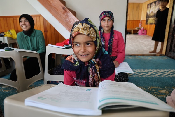 Foto - İmam öyle şeyler yapıyor ki… Kur'an kursuna koşa koşa gidiyorlar!