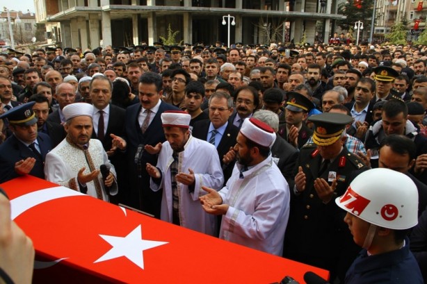 Foto - İmam şehit oğlunun namazını kıldırdı