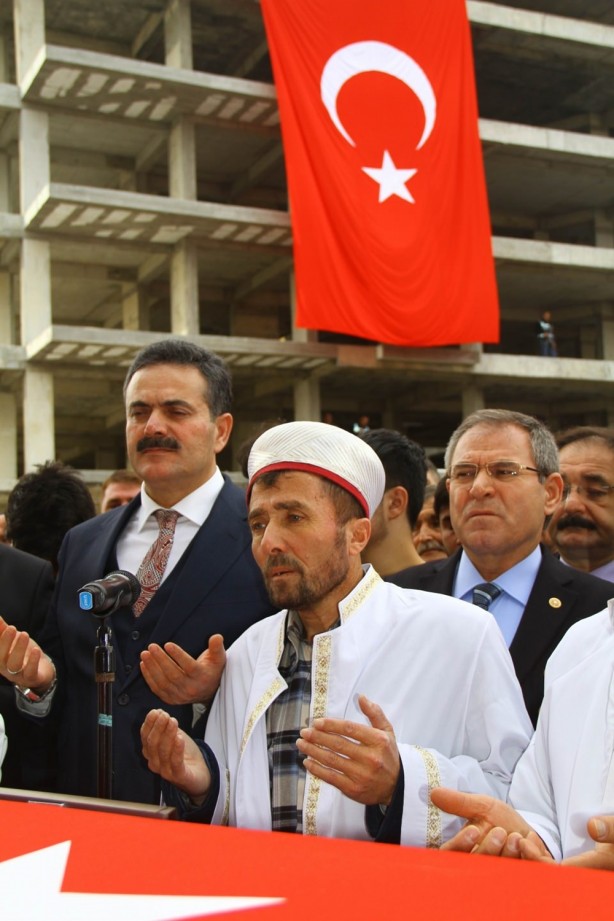 Foto - İmam şehit oğlunun namazını kıldırdı
