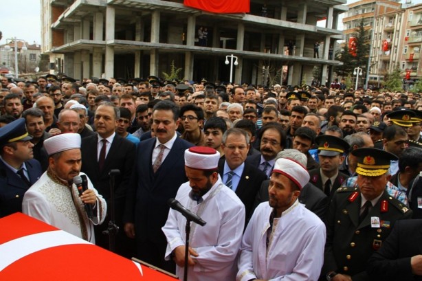 Foto - İmam şehit oğlunun namazını kıldırdı