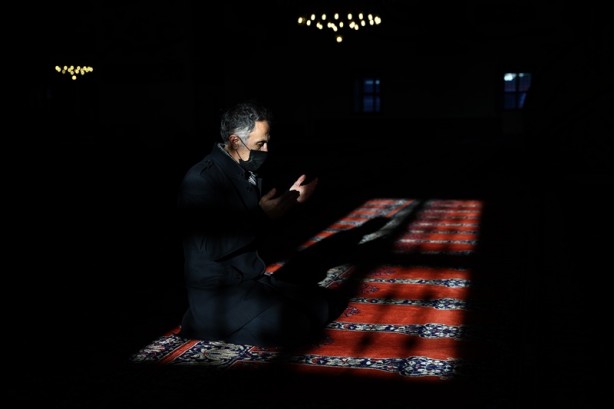 Foto - İmam'dan 'helal olsun' dedirtecek davranış