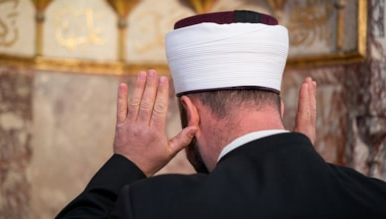 İmamlarla ilgili tartışmalara neden olacak karar! Mektup Türkiye'ye iletildi