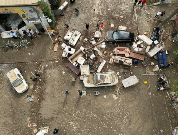 Foto - İmamoğlu afet bölgesine geldi bildiği o işi yaptı ve gitti