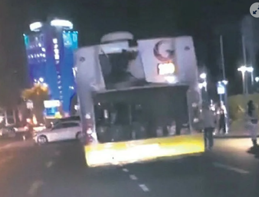 Foto - İmamoğlu belediyeciliği 5 yılda duvara tosladı! İBB'ye bağlı İETT 5 yılda çöktü! 214 otobüs hurdaya ayrıldı: 700 bin arıza gerçekleşti