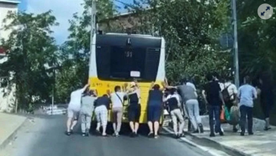 Foto - İmamoğlu belediyeciliği 5 yılda duvara tosladı! İBB'ye bağlı İETT 5 yılda çöktü! 214 otobüs hurdaya ayrıldı: 700 bin arıza gerçekleşti