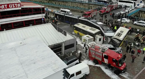 Foto - İmamoğlu belediyeciliği 5 yılda duvara tosladı! İBB'ye bağlı İETT 5 yılda çöktü! 214 otobüs hurdaya ayrıldı: 700 bin arıza gerçekleşti