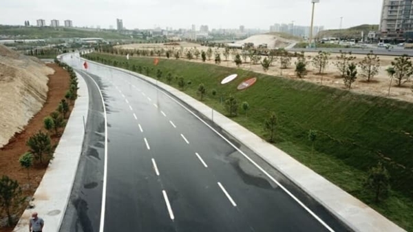 Foto - İmamoğlu bütçeyi bahane edip yapmamıştı: Dev hastanenin yolları tamamlandı