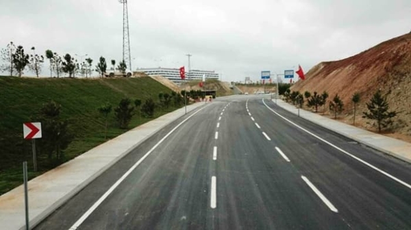 Foto - İmamoğlu bütçeyi bahane edip yapmamıştı: Dev hastanenin yolları tamamlandı