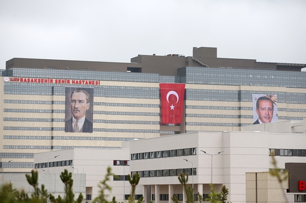 Foto - İmamoğlu bütçeyi bahane edip yapmamıştı: Dev hastanenin yolları tamamlandı