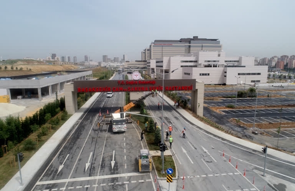 Foto - İmamoğlu bütçeyi bahane edip yapmamıştı: Dev hastanenin yolları tamamlandı
