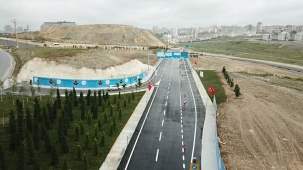 Foto - İmamoğlu bütçeyi bahane edip yapmamıştı: Dev hastanenin yolları tamamlandı