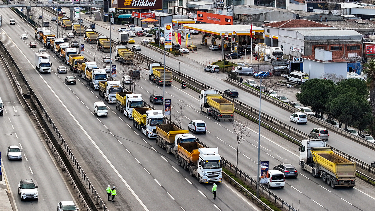 Foto - İmamoğlu hafriyatçıları da çıldırttı! Yollara döküldüler