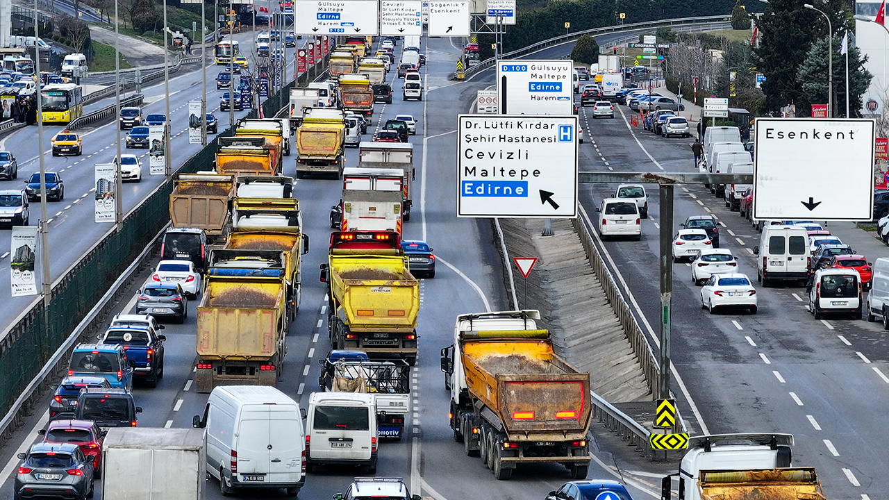 Foto - İmamoğlu hafriyatçıları da çıldırttı! Yollara döküldüler