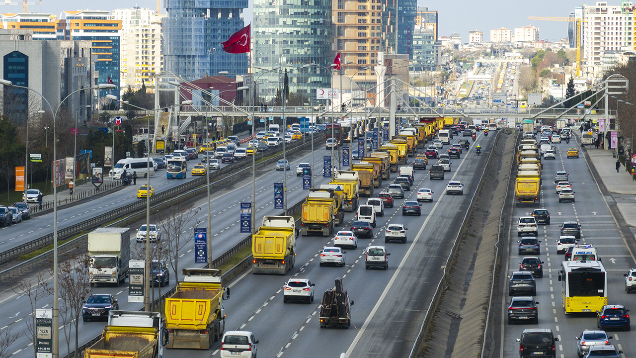 Foto - İmamoğlu hafriyatçıları da çıldırttı! Yollara döküldüler