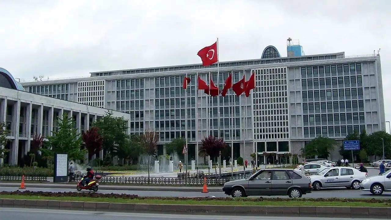 Foto - İmamoğlu’nun yakınındaki isim gözaltında! Sevgiliye özel kadro