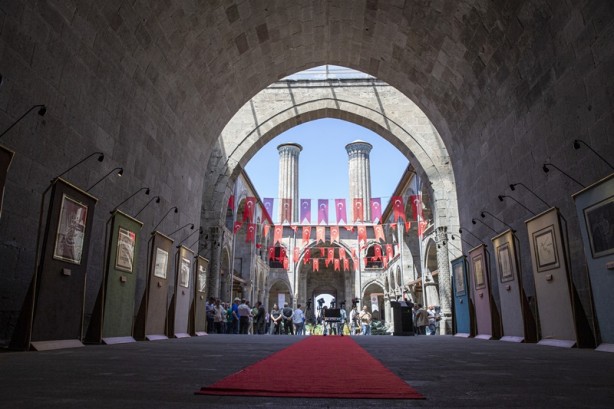 'İman Ayetleri Hat Sergisi' açıldı