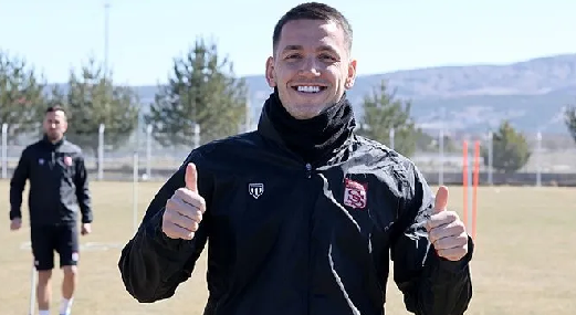İmzalaması an meselesi: Gözünü Sivasspor'a dikti! Arnavut yıldız geliyor Tüpraş'a...