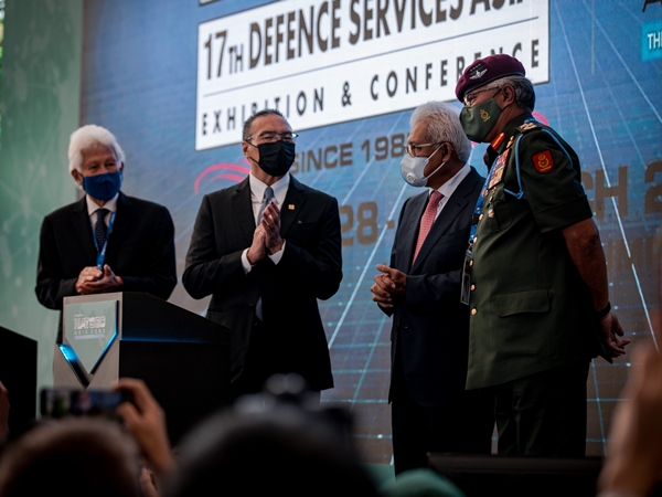 Foto - İmzalar atıldı! Türk silahlarını kullanacaklar